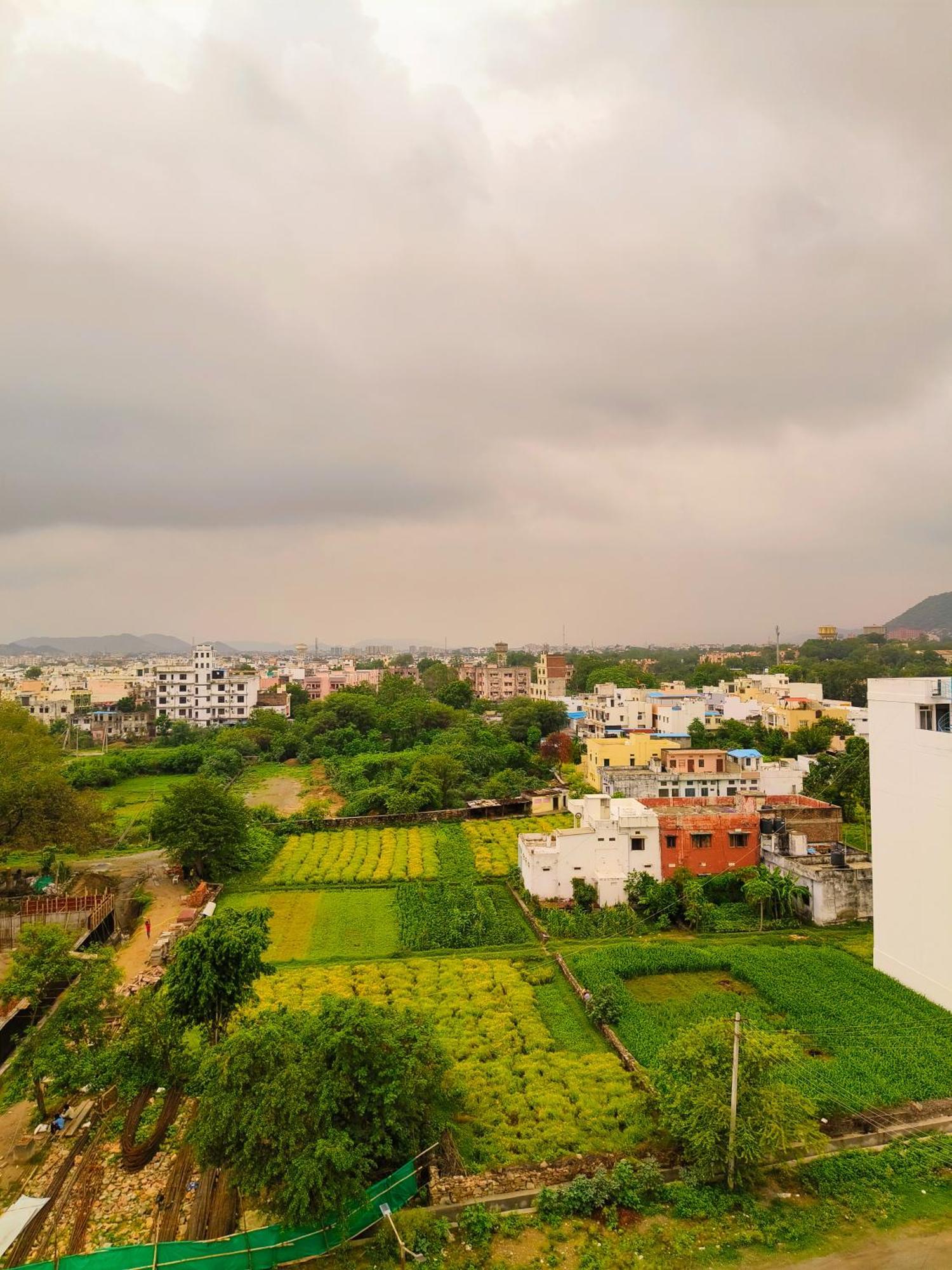 Hotel Veer Palace Near Udaipole Udaipur Dış mekan fotoğraf